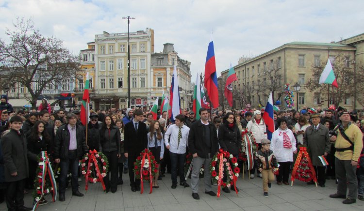 Социалистите в Русе поднесоха цветя с признателност към падналите за освобождението на родината